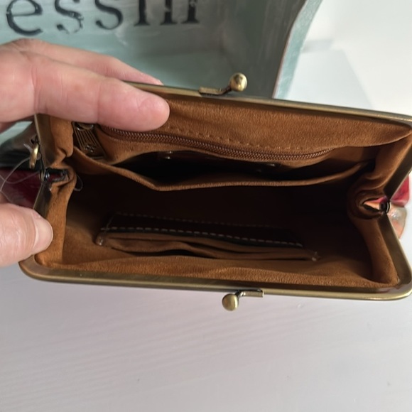 Patricia Nash Kiss Lock Pink Red Green Floral Wristlet NWOT - Picture 3 of 10